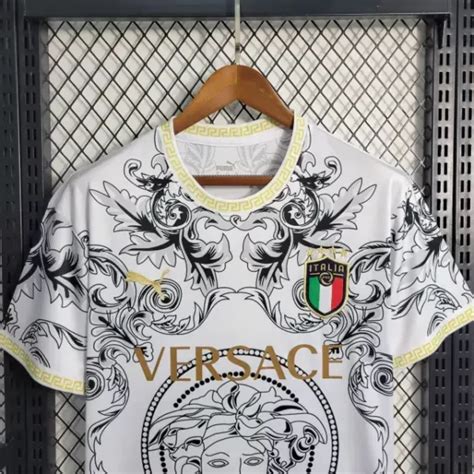 versace voetbal shirt|Italy 23/24 Versace Edition White Kit – Fan Version .